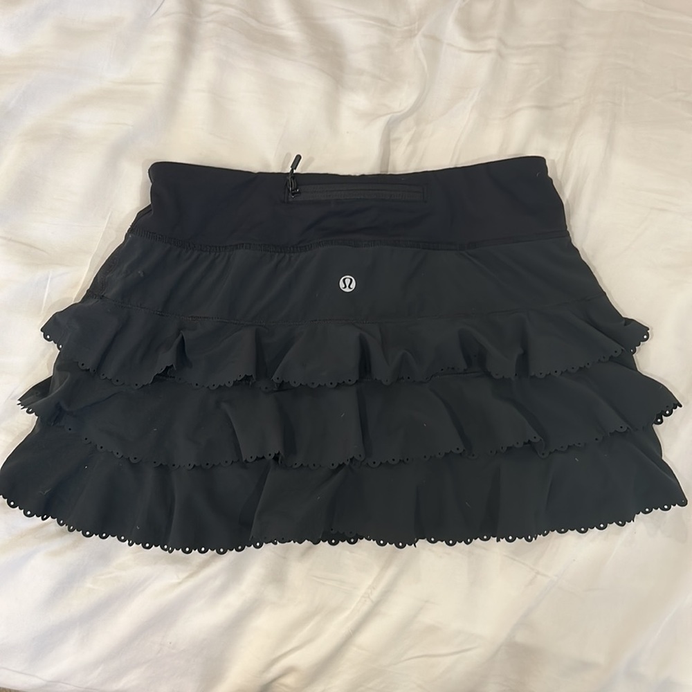 Rare Lululemon Back on Track pleated black sports skirt - worn once.